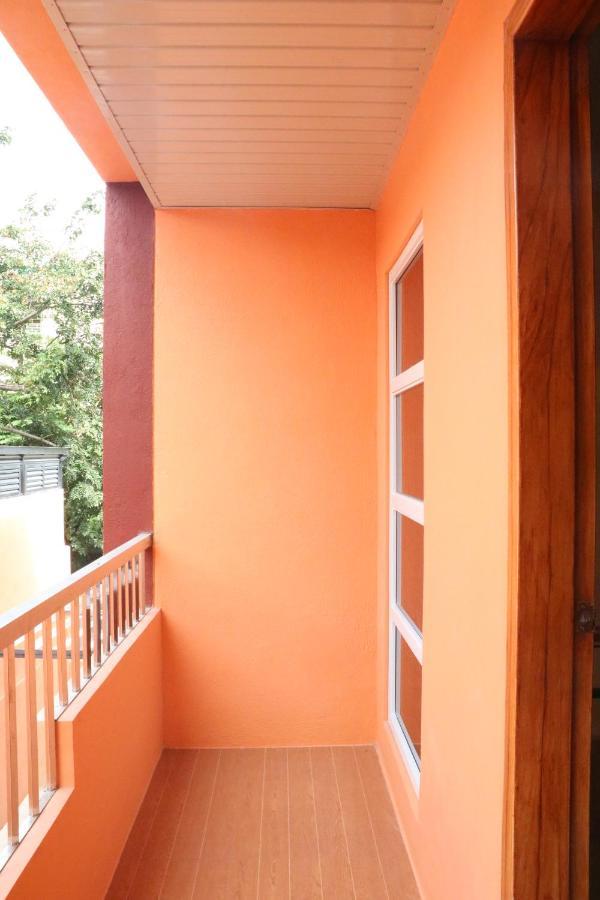 Anicia Guesthouse Rooms Paranaque City Exterior foto