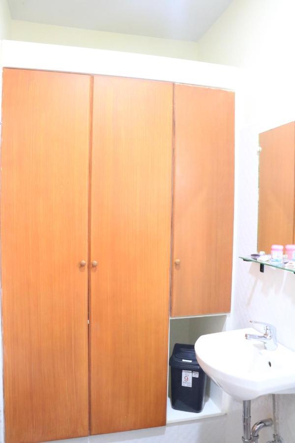 Anicia Guesthouse Rooms Paranaque City Exterior foto