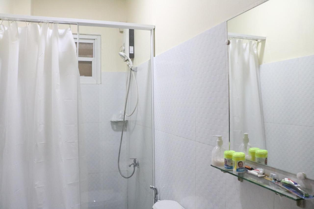 Anicia Guesthouse Rooms Paranaque City Exterior foto