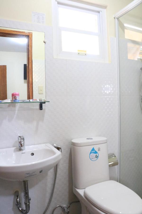 Anicia Guesthouse Rooms Paranaque City Exterior foto